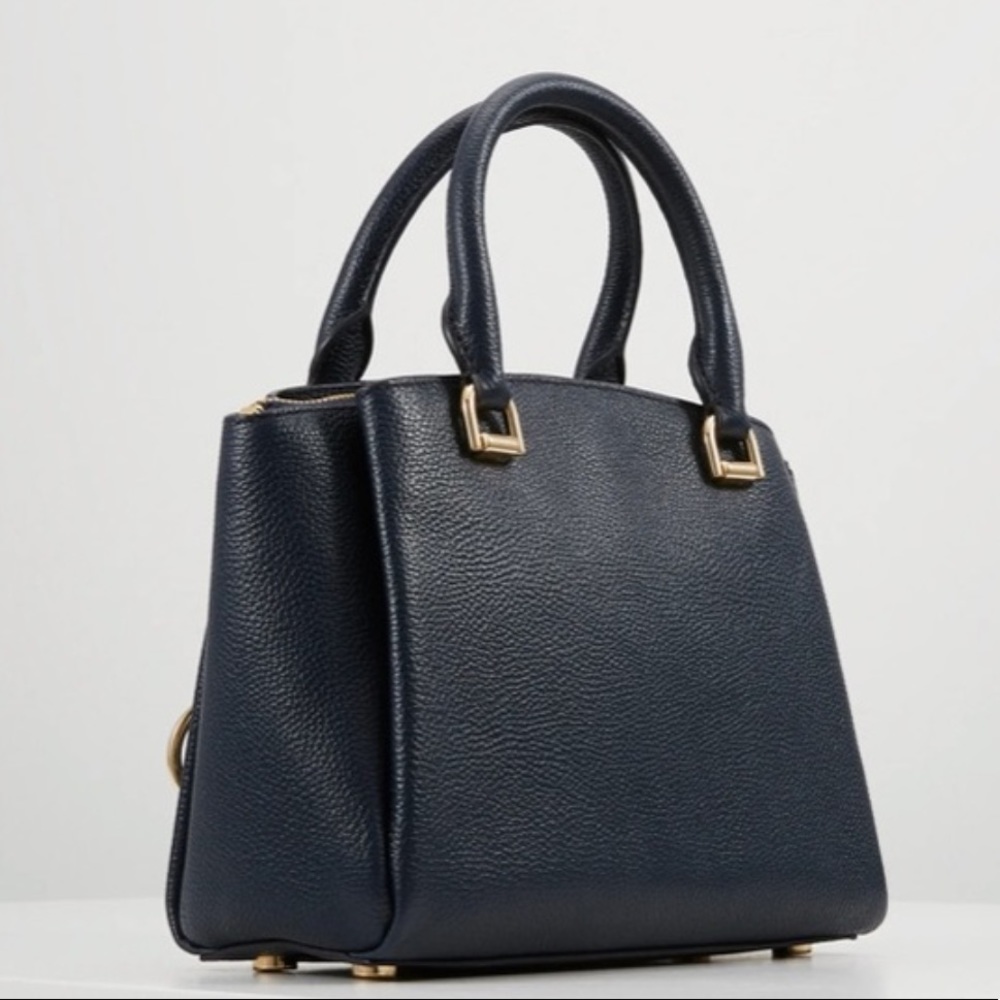 Micheal Kors Maxine Messenger Satchel/Crossbody NWT!!! - Picture 4 of 8
